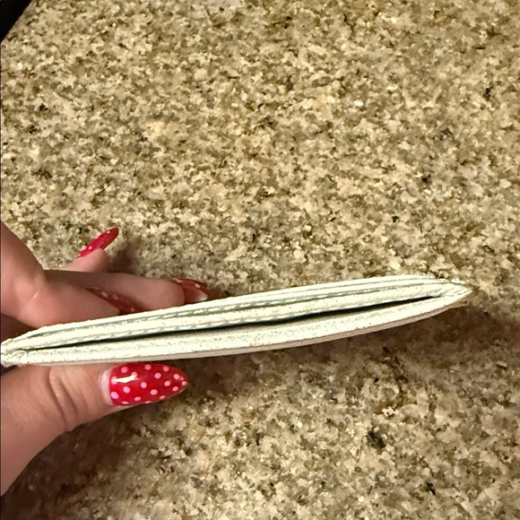 Tory Burch Ivory Leather Card Case with Gold Logo - Picture 10 of 11